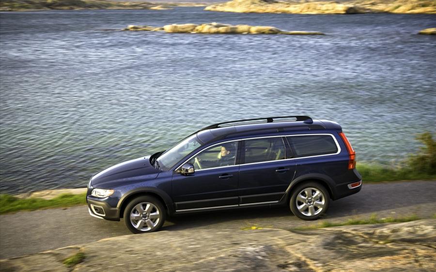  Volvo XC70 3.2 AWD 2008 года  (фото 3 из 68)